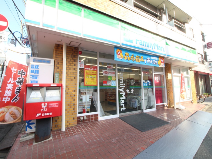 コンビニ　ファミリーマート 目黒柿の木坂店（コンビニ）まで219m