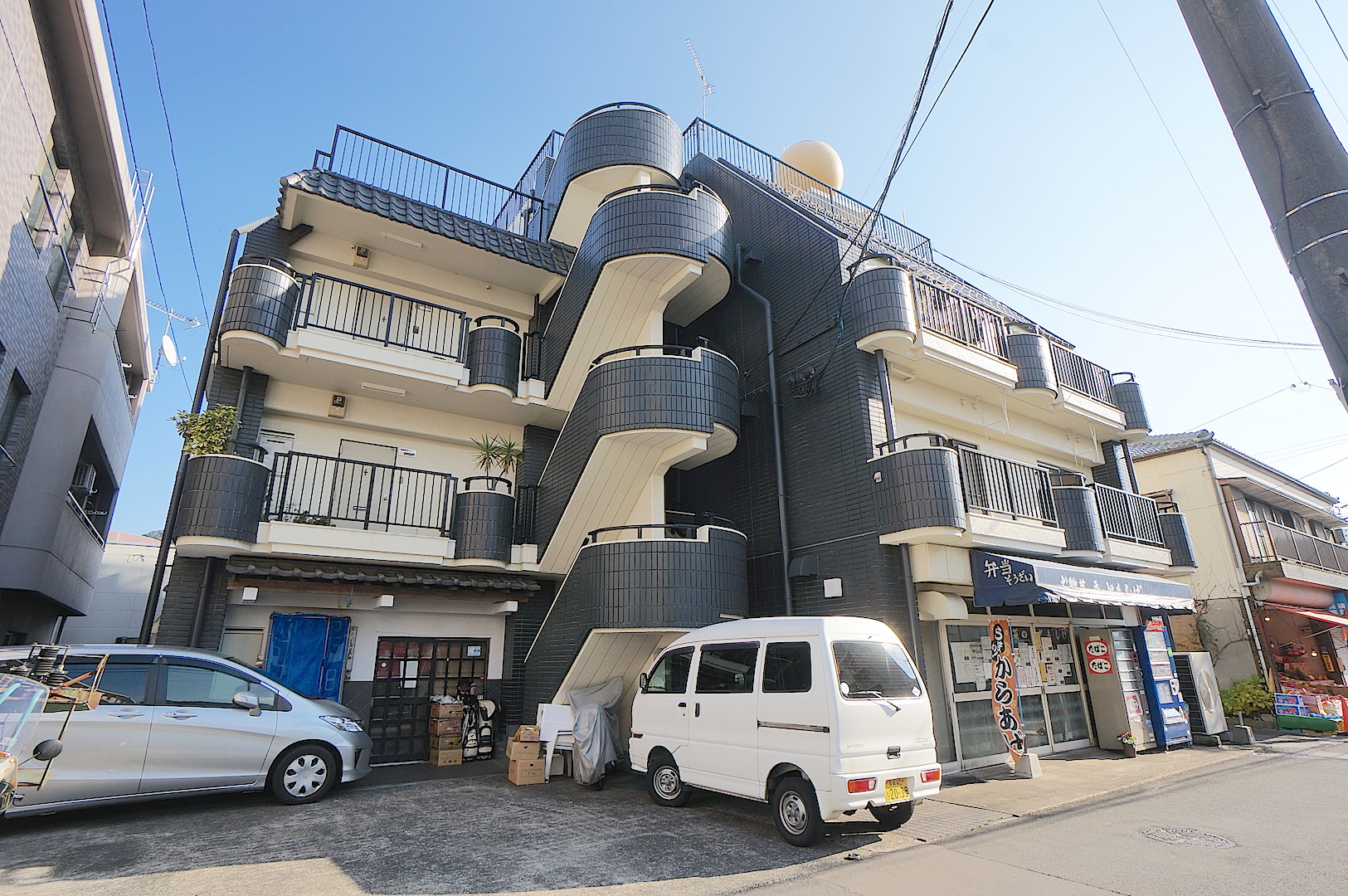 長崎市新戸町のマンションの建物外観