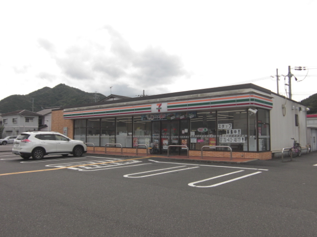 コンビニ　セブンイレブン綾部大島町店（コンビニ）まで240m