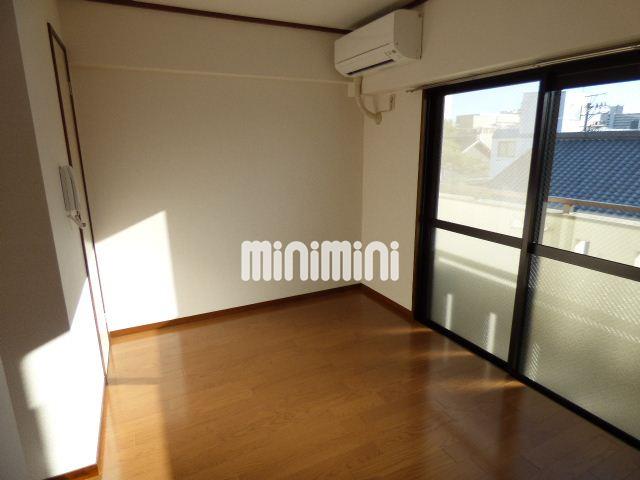 居室・リビング　日当りサンサン。明るいお部屋です。