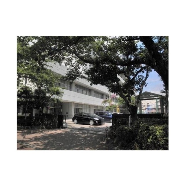 【東草深町ビルの小学校】