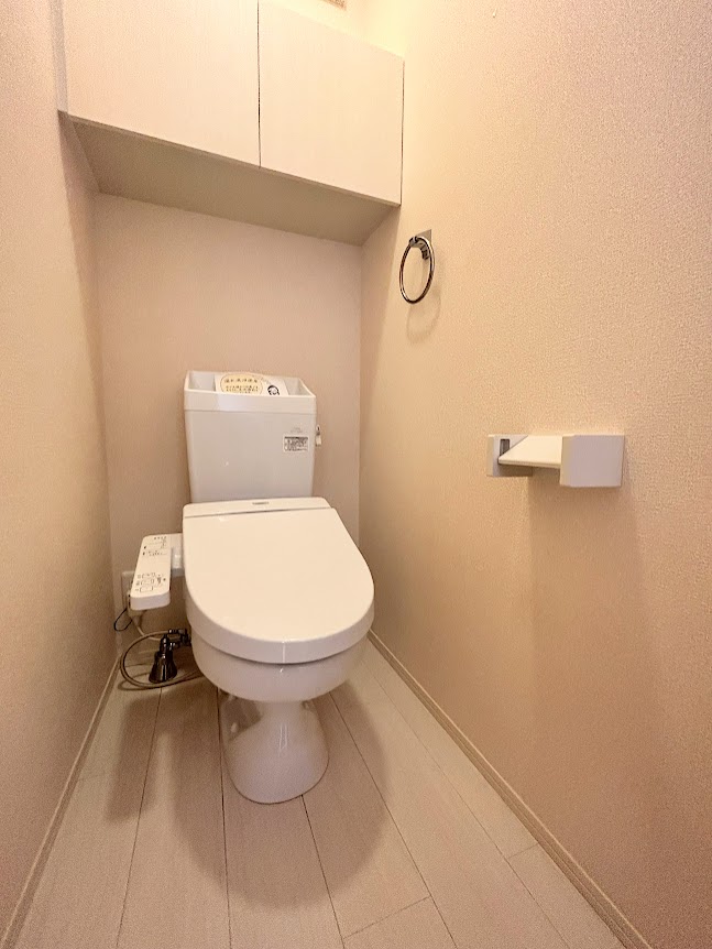 トイレ　【トイレ】温水洗浄便座付きトイレ!(^^)!