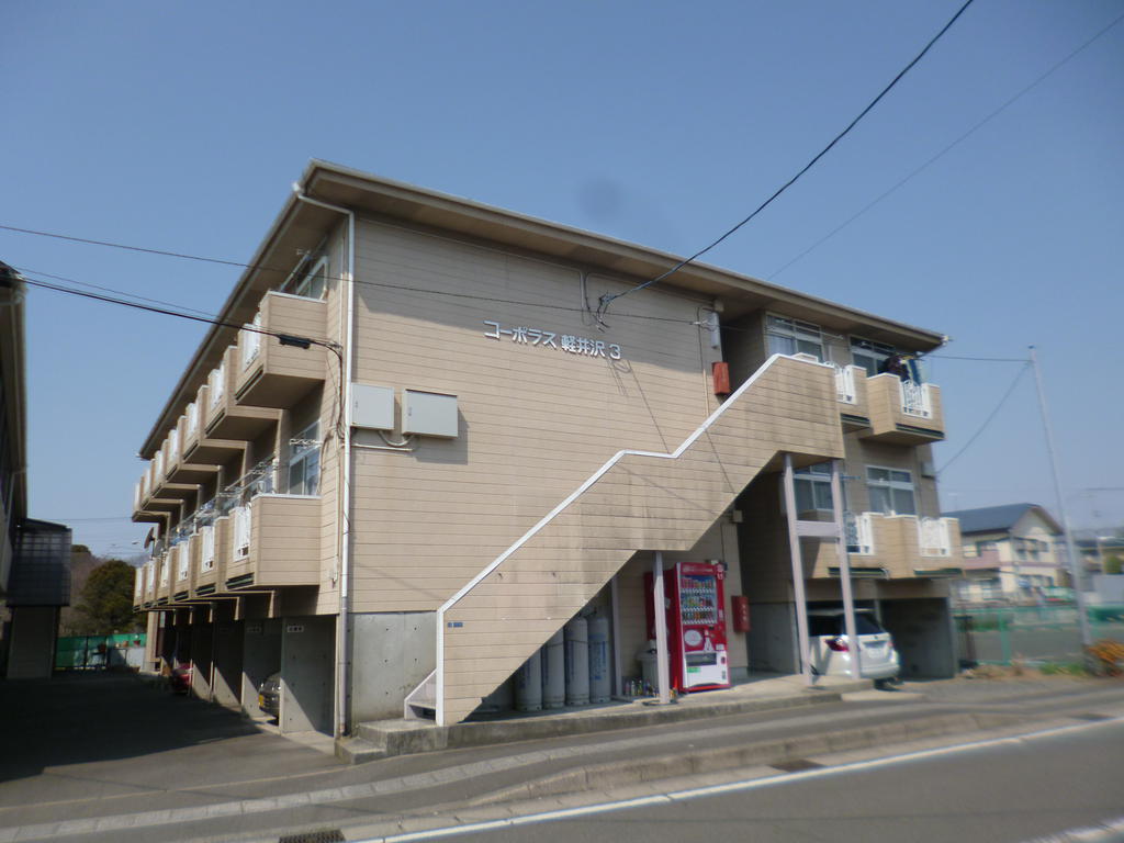 コーポラス軽井沢IIIの建物外観