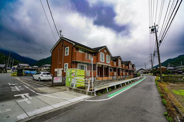 【備前市大内のアパートの建物外観】