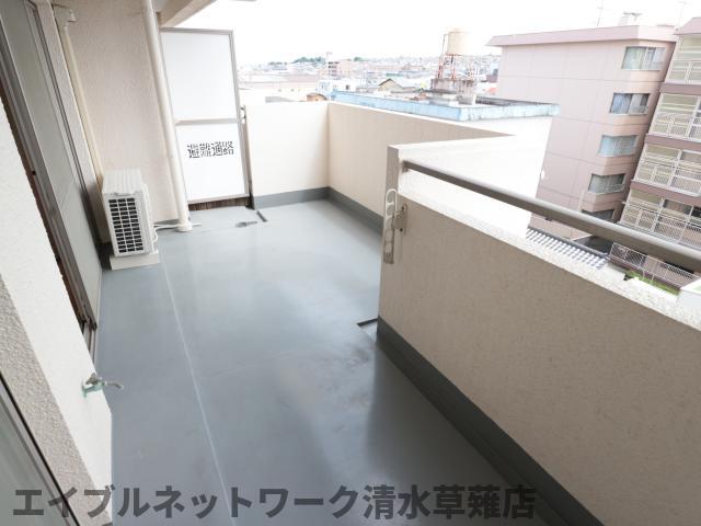 【静岡市清水区楠新田のマンションのバルコニー】