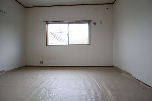 居室・リビング　同物件別号室の写真