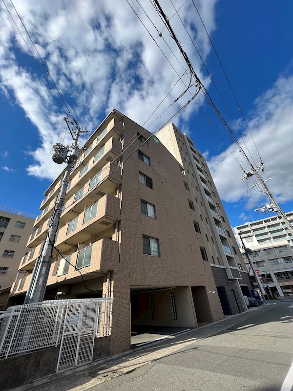 【姫路市船丘町のマンションの建物外観】