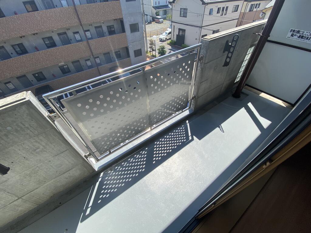 バルコニー　※退去前の為別部屋の写真です。