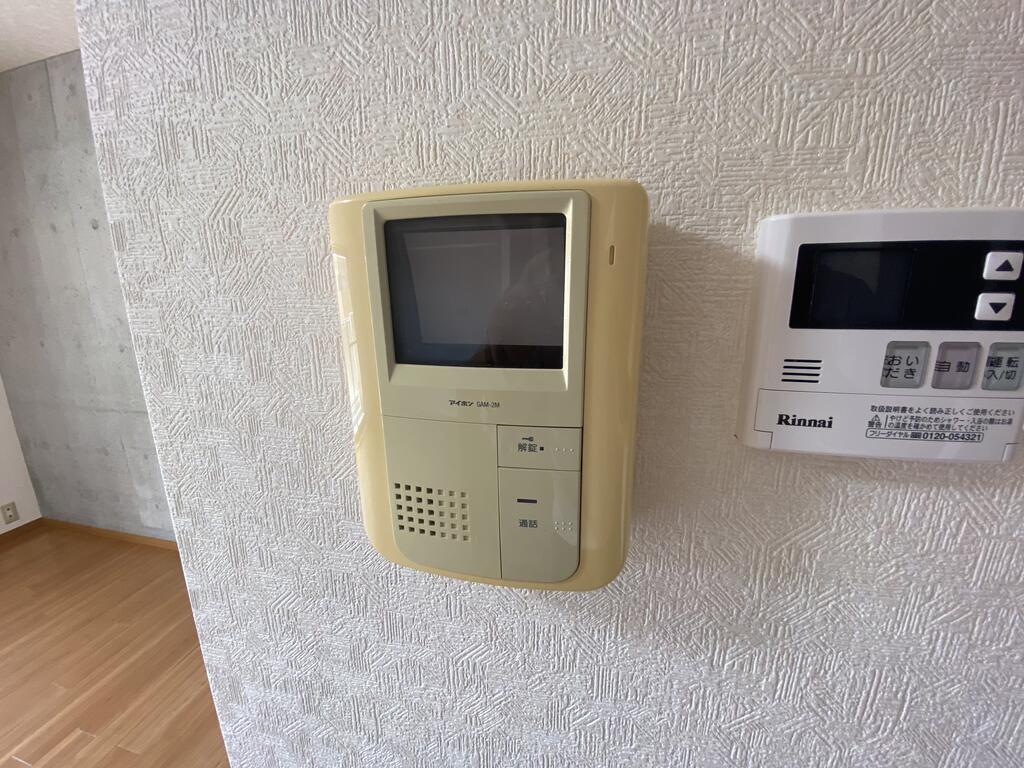 セキュリティ　※退去前の為別部屋の写真です。