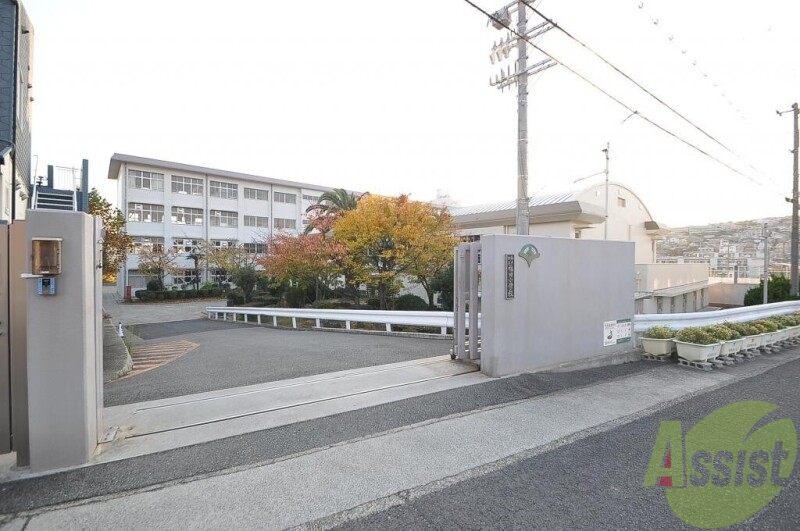 【神戸市垂水区名谷町のマンションの小学校】