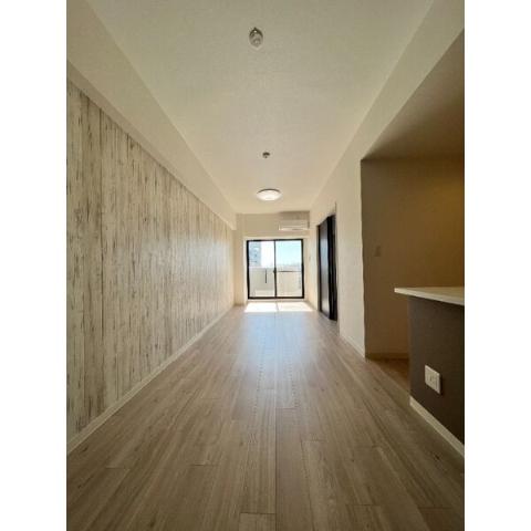 居室・リビング　室内