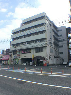 平和ビルの建物外観