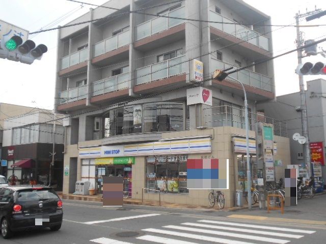 【京都市右京区太秦青木元町のマンションのコンビニ】