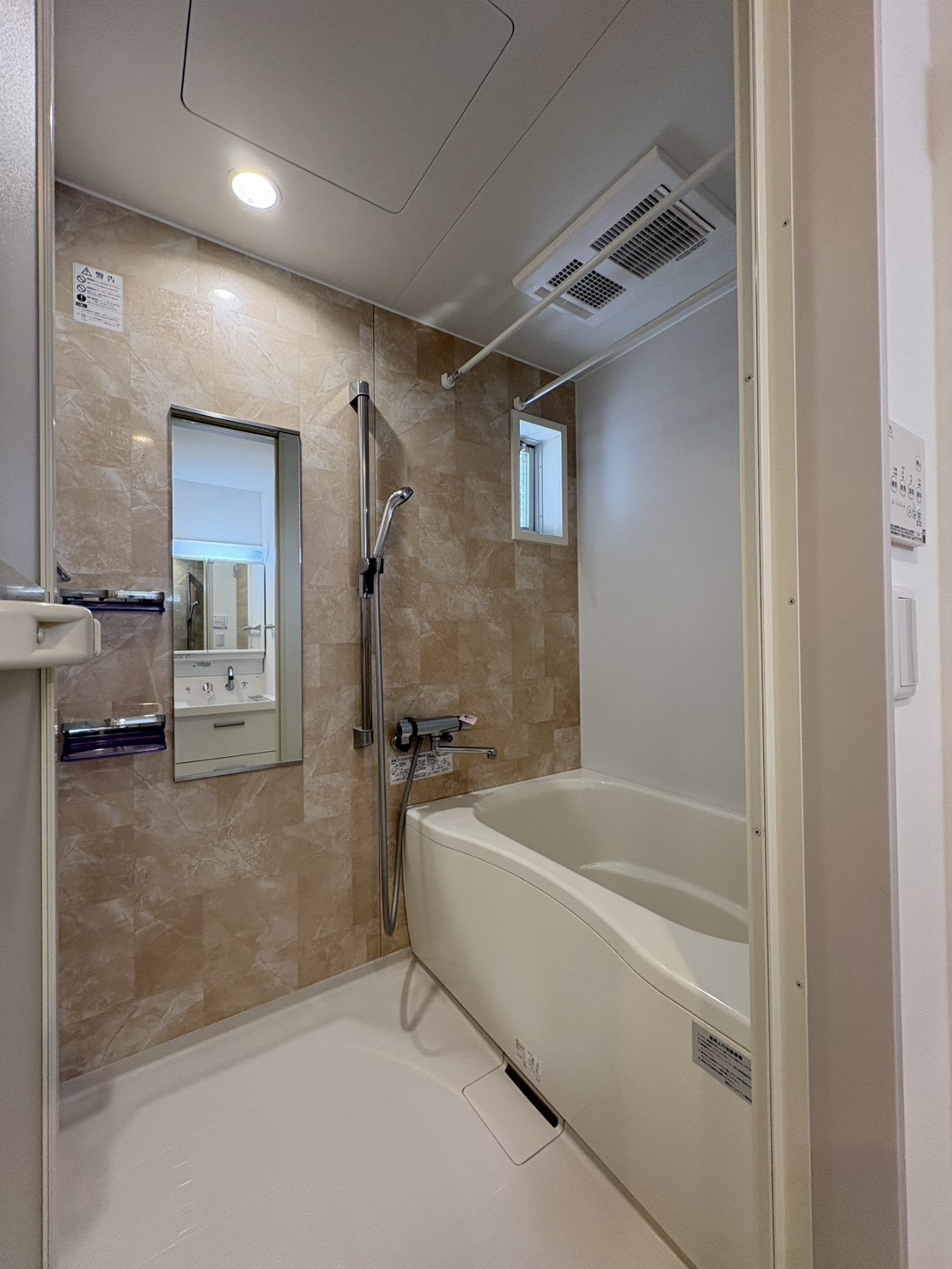 バス・シャワールーム　浴室乾燥暖房完備（追い焚き無し）