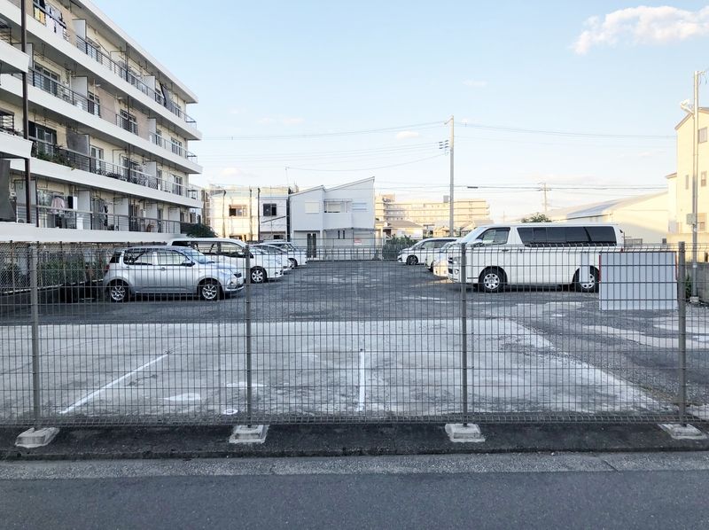 【パティオソラール浜寺の駐車場】