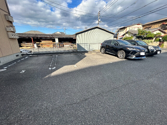 【倉敷市中島のアパートの駐車場】