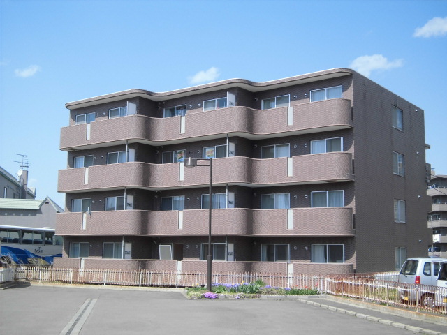 【函館市田家町のマンションの建物外観】