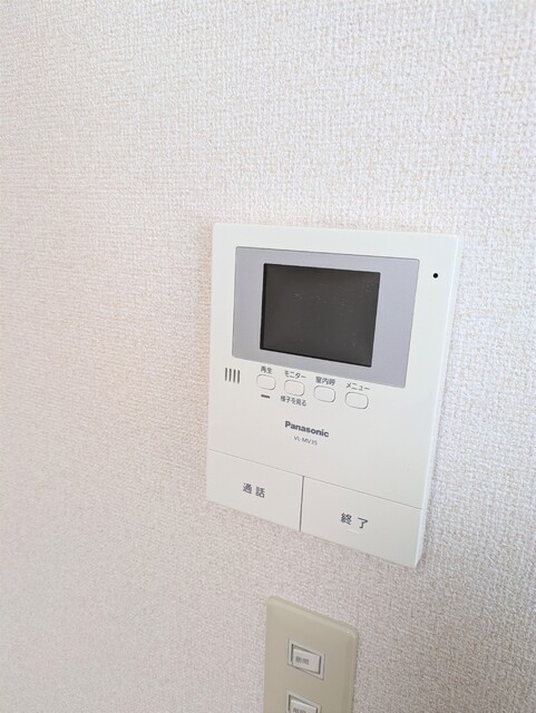 セキュリティ　★モニター付きインターホンで室内にいながら来客対応が出来ます