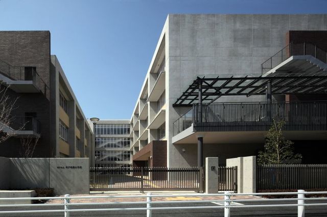 小学校　神戸市立神戸祇園小学校（小学校）まで520m