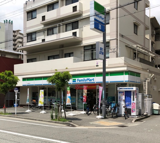 コンビニ　ファミリーマート（コンビニ）まで504m