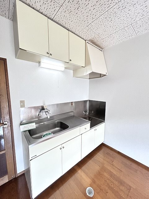キッチン　写真はB号室です（参考）