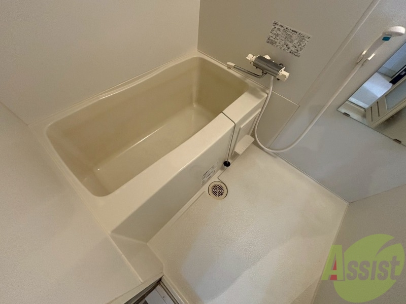 バス・シャワールーム　お風呂になります。一日の疲れを癒してくださいね。