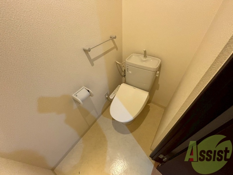 トイレ　トイレです。ウォシュレット付を探している方、おすすめです。