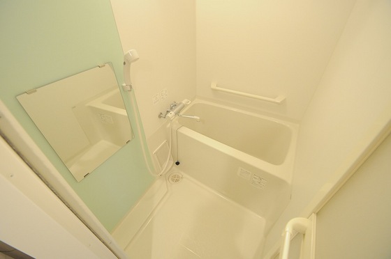 バス・シャワールーム　※別部屋の写真です