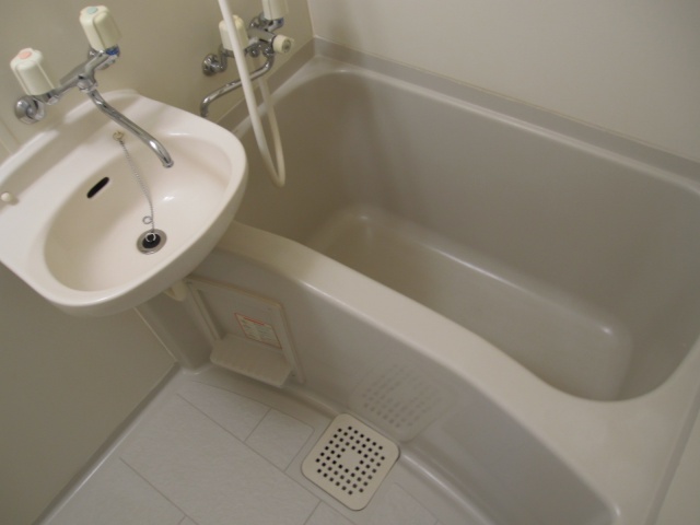 バス・シャワールーム　同物件別室