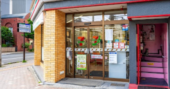 コンビニ　セブンイレブン札幌大通東4丁目店（コンビニ）まで266m