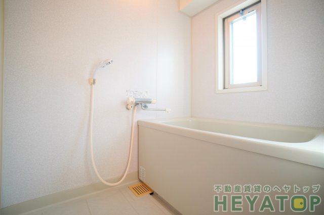 バス・シャワールーム　追焚き機能付きでいつでもあったかお風呂