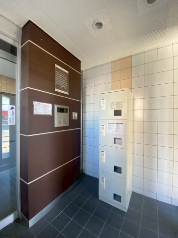 エントランス　清潔なエントランスです