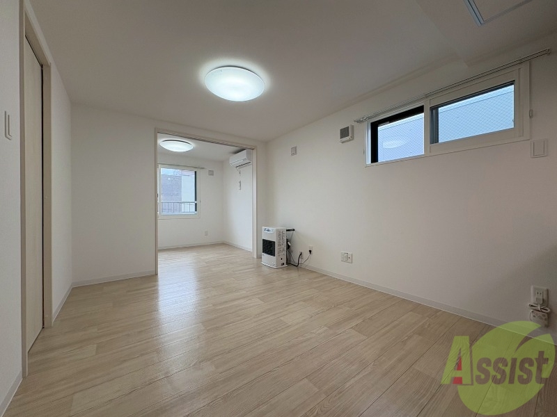 居室・リビング　広々としたリビングですね。使い勝手がよさそうですね！