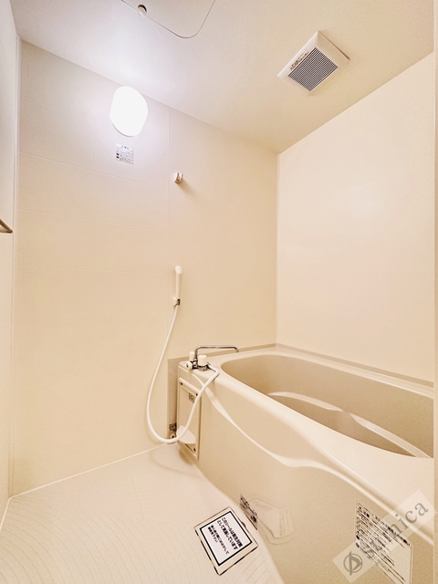 バス・シャワールーム　追い炊き機能付き＾＾