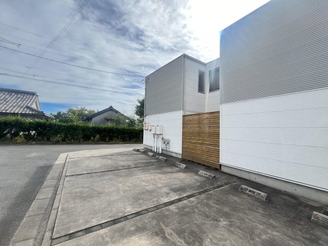 駐車場　車をお持ちの方に嬉しい駐車場付きの物件です