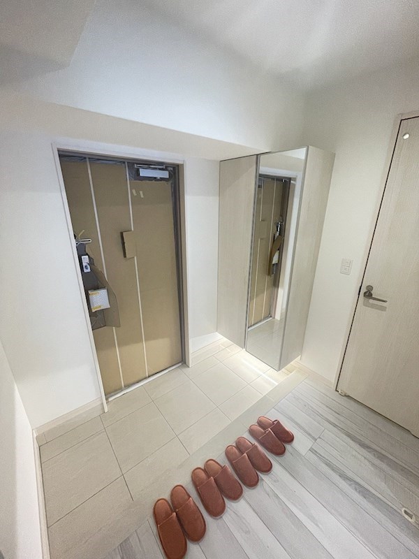 玄関　※別室参考画像