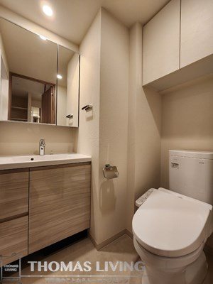 トイレ　※別号室の参考写真になります。