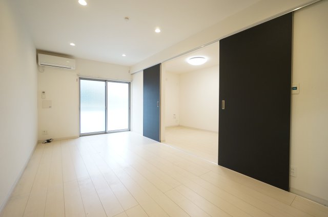 居室・リビング　当日の見学大歓迎！ ※すべて同タイプのお写真です