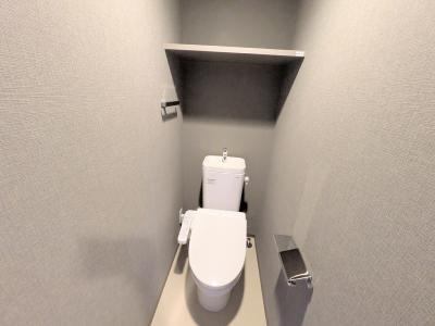 トイレ　写真は同タイプ６０３号室のもの