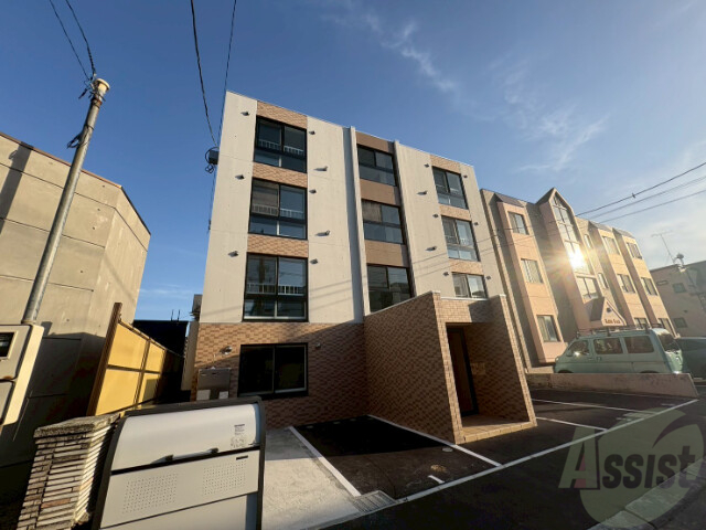 建物外観　札幌市豊平区西岡５条「ＮＲＪニシオカ」