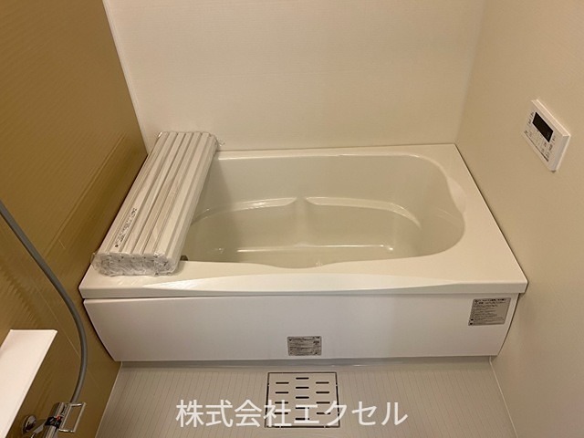 バス・シャワールーム　追い焚き機能付きです。