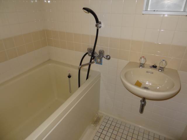 バス・シャワールーム　2018年10月撮影
