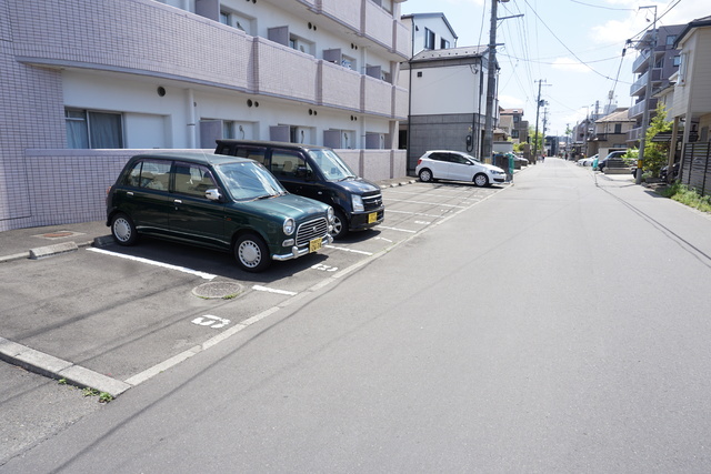 駐車場　駐車場