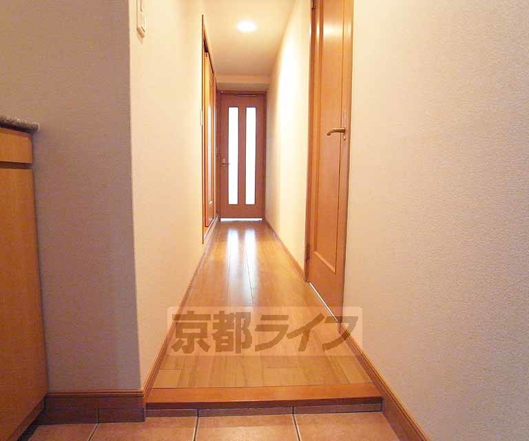 玄関　玄関周りも綺麗です。