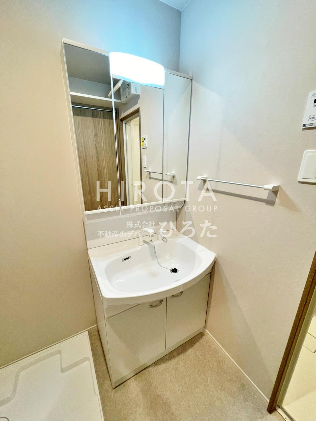 洗面設備　同仕様写真になります