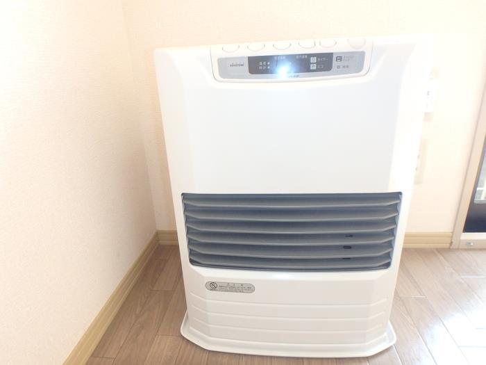 その他設備　灯油FFストーブ