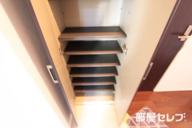 玄関　シューズボックスです