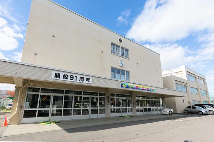 小学校　東橋小学校（小学校）まで284m