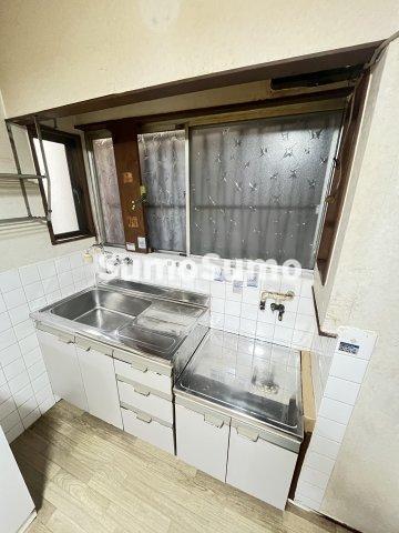 キッチン　コンパクトなキッチンで掃除もラクラク