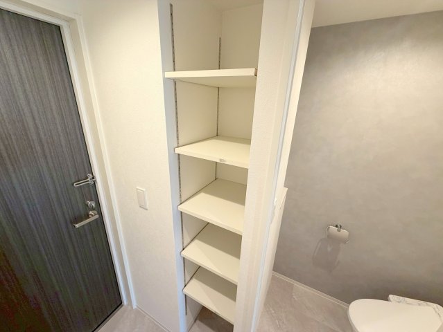 収納　大きいシューズボックスは靴がいっぱい入れれますね。